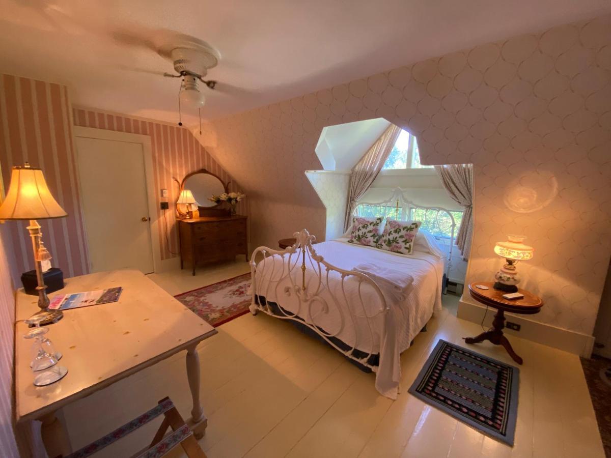 Victorian By The Sea Bed & Breakfast ลินคอล์นวิลล์ ภายนอก รูปภาพ