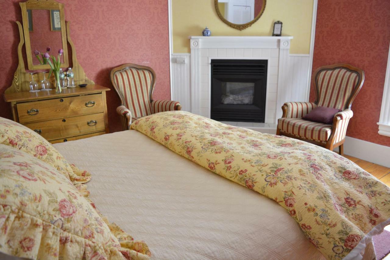 Victorian By The Sea Bed & Breakfast ลินคอล์นวิลล์ ภายนอก รูปภาพ